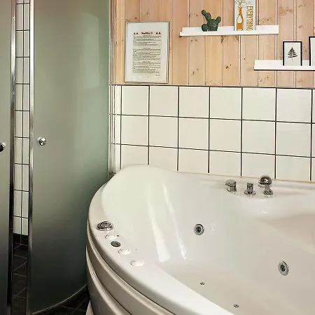 Four-bedroom Holiday In 2 Vakantiehuis