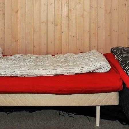 Vakantiehuis Four-bedroom Holiday In 2 *
